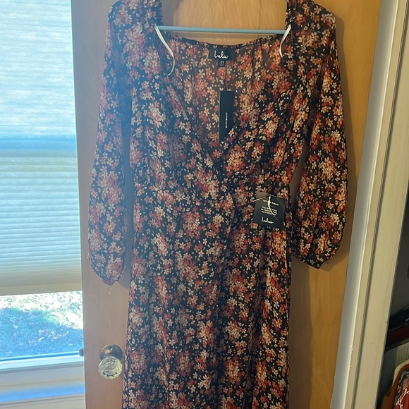 Lulu’s Floor Length Floral Wrap Dress NEW - Picture 1 of 4